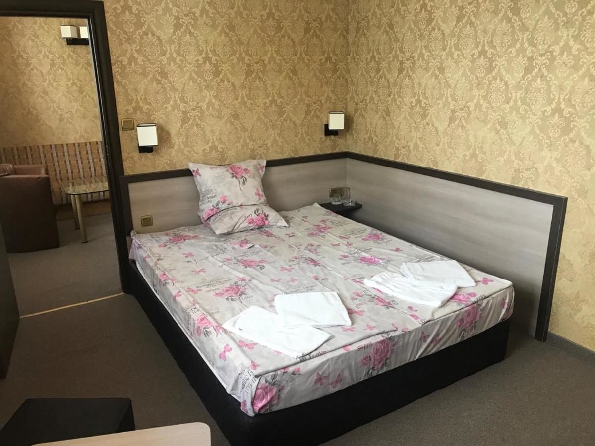 Отель Casa Blanca София-11